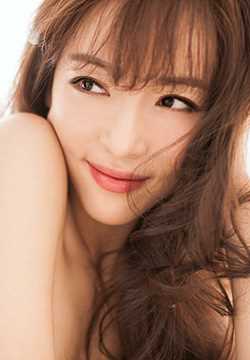 甜美白皙女星叶一云魅惑性感