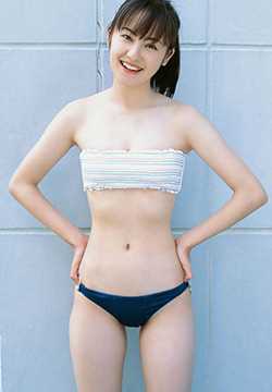 最新白皙甜美女孩清新性感户外图片壁纸