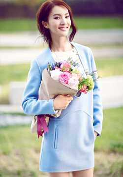 精选金晨冬季街拍展甜美笑容图册