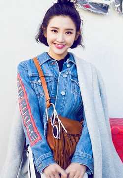 唐艺昕最新圣诞展甜美女孩范