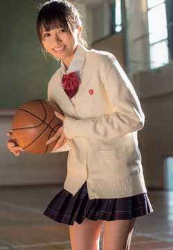 日本极品学生莉音Rion球场甜美可人美照
