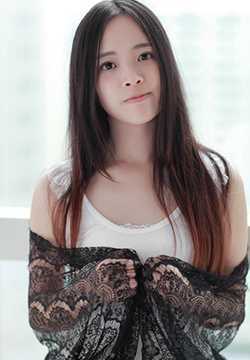 最全甜美女孩室内白衣迷人图片壁纸