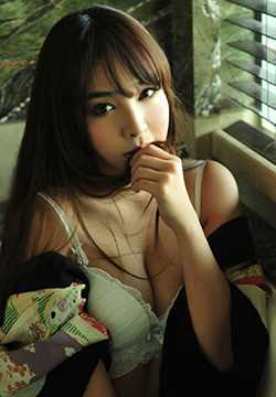 特别专辑甜美女孩浴室大胆内衣图片