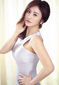 最新甜美女孩刘云知性感大长腿高清杂志大片曝光图集