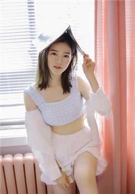 宅男女神私房吊带内衣露脐装性感私房人像