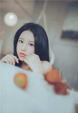 最新宅男女神睡衣尤物性感吊带长腿妖娆抚媚性感图集