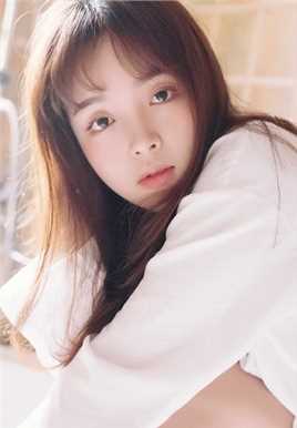 最新宅男女神私房酥胸长裙小清新少女图集