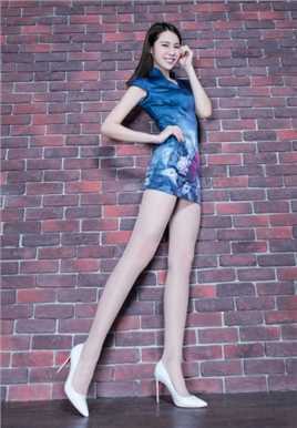 精选旗袍美女模特蓝色百花旗袍美女性感大长腿图册