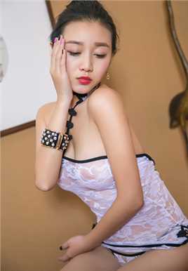 精选妩媚性感美女张梓然薄纱旗袍极致诱惑图册