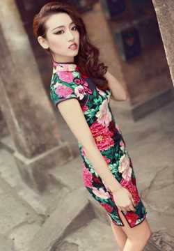 高清性感红唇旗袍美女高清图集