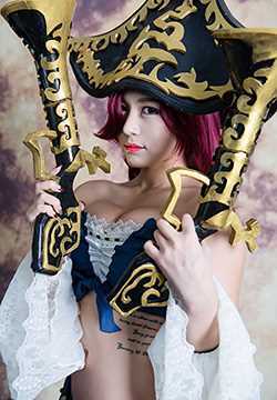 韩国性感妹子COS波涛lol女枪