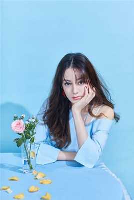 特别专辑时尚典雅迷人迪丽热巴冷艳吸晴女神个人图片