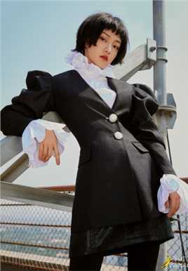 精选短发美女吴佳怡冬日时尚大衣街拍御姐惹火妖娆图片图册