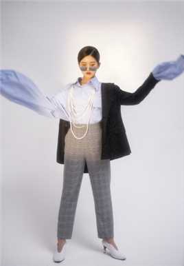 时尚背头美女赵露思冷艳迷人个人图片