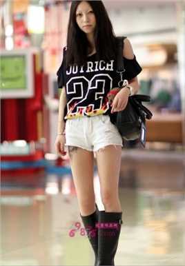 最新长发时尚潮流美女热裤大长腿不羁纹身图片图集