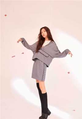 高清宋妍霏时尚碎花裙性感迷人长发美女妖娆图集