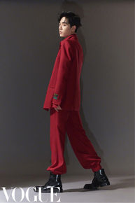 肖战Vogue服饰与美容壁纸壁纸