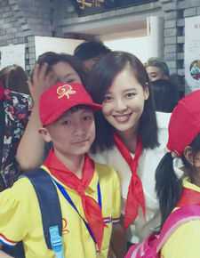 辛芷蕾(Xin Zhilei)公益活动壁纸壁纸