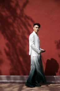 韩栋(Han Dong)最新水墨风壁纸