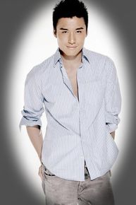 胡兵荧屏照前后照片