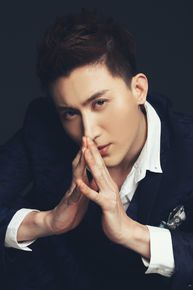 王龙华(Henry)最优质高冷相册