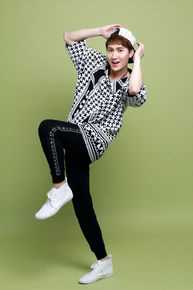 王龙华(Henry)街舞性感图片图集