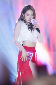 孟美岐(Meng Mei Qi、)舞台照图册