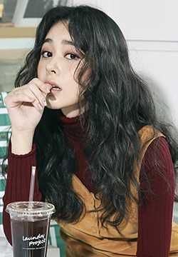 优质韩国轻女人星许怡才时尚魅力美照相册