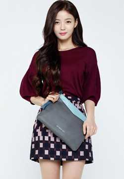 特别专辑韩国女明星金裕贞展都市女性时尚魅力