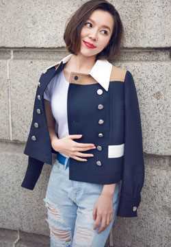 最新短发美女明星王紫伊时尚街拍照壁纸