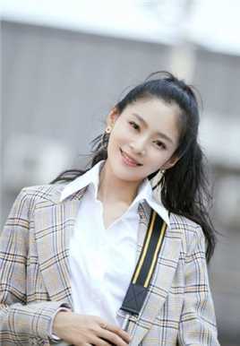 高清时尚嫩模玩转人体艺术秀身材图集