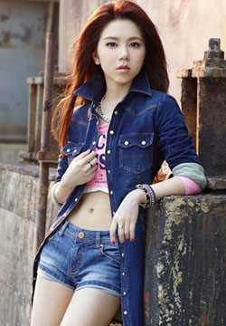 精选牛仔装美女邓紫棋时尚街拍大片图册