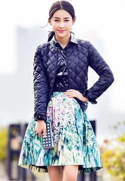 最新美女贾青时尚街拍大片图集