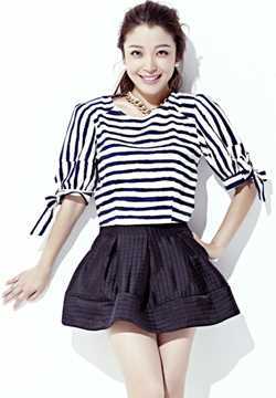 优质高晓菲时尚大展甜美笑容相册