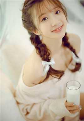 特别专辑麻花辫美女露肩毛衣甜美清纯养眼素人生活照图片