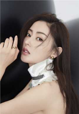 最全自爱的女人张天爱百变时尚风情御姐杂志大片相册