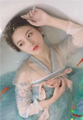 最全清纯唯美的古装美女湿身冷艳空灵治愈艺术照壁纸