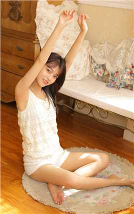 最全养眼呆萌的可爱妹子俏皮丸子头吊带香肩锁骨性感艺术照相册