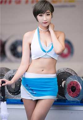 精选短发车模柳智雅制服短裙大长腿迷人图册