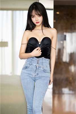 优质樱桃红唇甜美正妹椒乳娇软大长腿纤腰翘臀床上性感图片