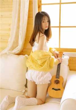 精选年轻的女孩居家乖巧可爱明眸皓齿的长相清纯动人艺术照图册