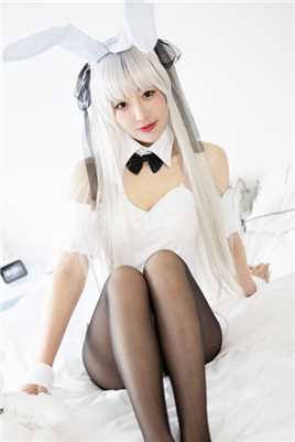 优质cosplay美女黑丝脚诱惑弯腰不小心被看到胸图片图片