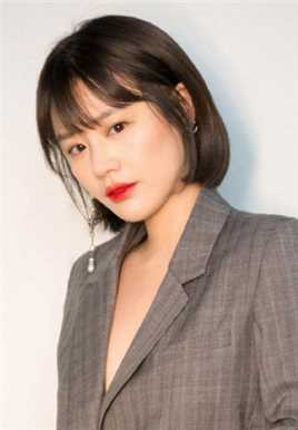 最新短发美女马思纯时尚西装格纹帅气图片壁纸