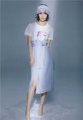 时尚美女张嘉倪养眼水灵成熟气质杂志图片