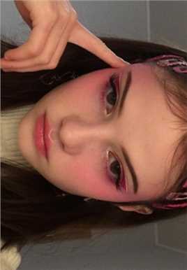 高清欧美爱化妆的小女孩时尚精致妆容日常风景图片图集