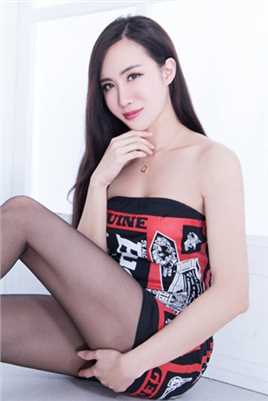 优质极品大长腿宅男女神Dora紧身包臀裙性感高跟鞋图片