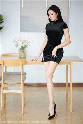 性感的宅男女神翘臀勾人的美女照片