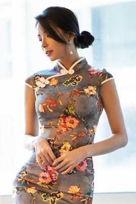 高清最裸人体美女Carry性感旗袍情趣内衣超大胆图集