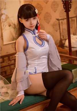 高清肉体柔软丰满的二次元美女情趣旗袍装午夜迷情图册