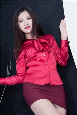 丰满美女Vicni齐b超短裙袜子诱惑性感引骚动